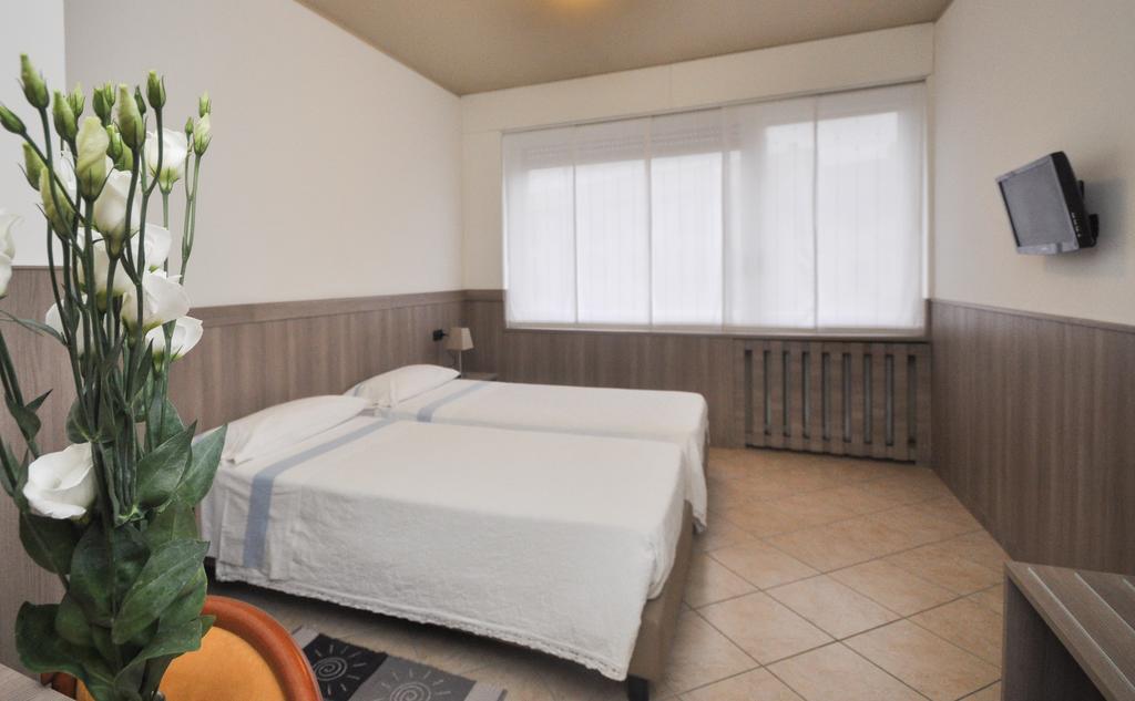 Albergo Sole Mariano Comense Exterior photo