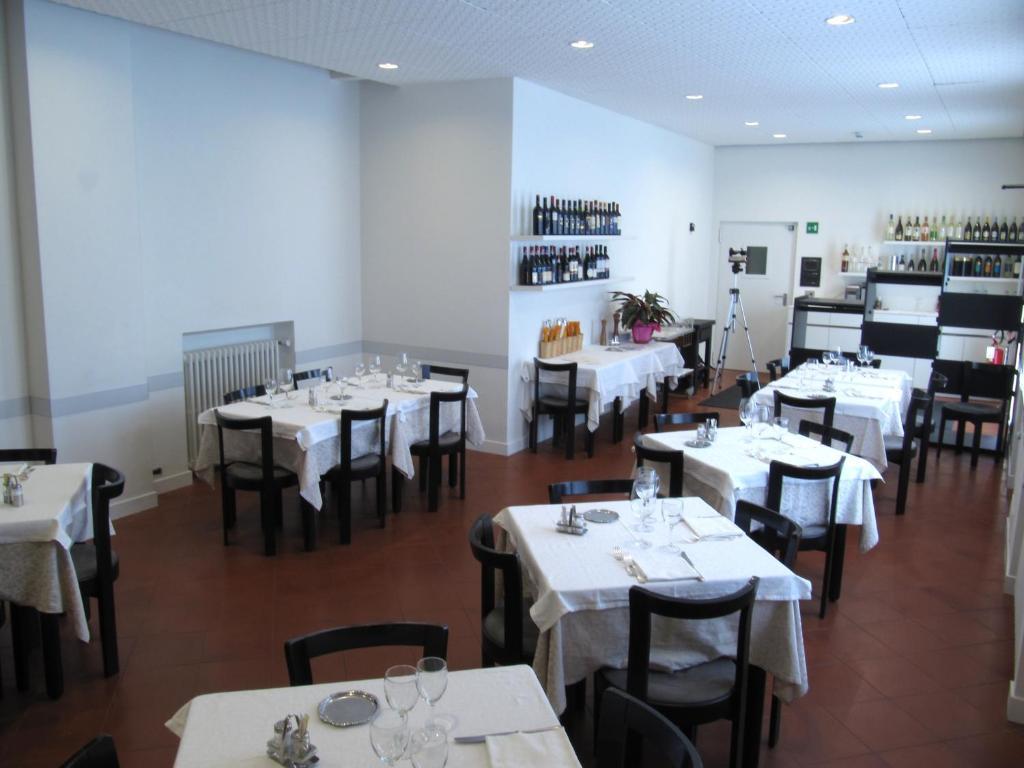 Albergo Sole Mariano Comense Exterior photo