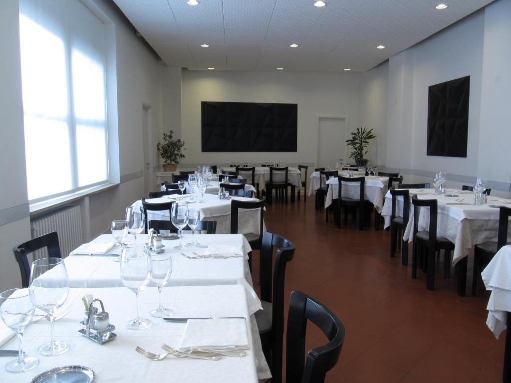 Albergo Sole Mariano Comense Exterior photo